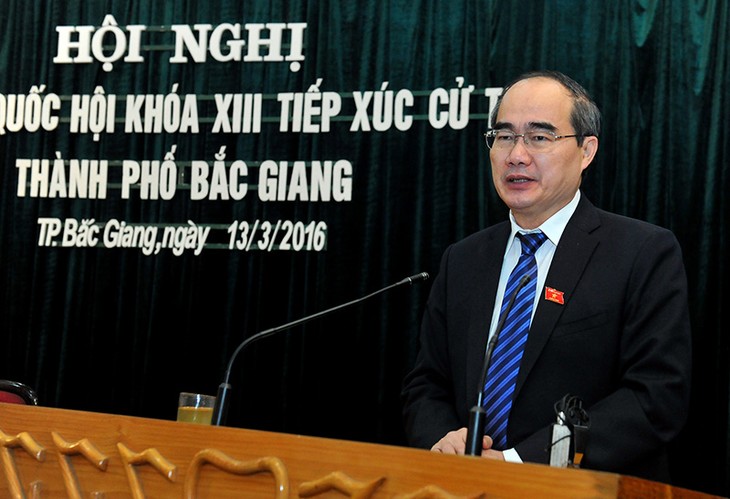 Глава Отечественного фронта Вьетнама встретился с избирателями провинции Бакзянг - ảnh 1